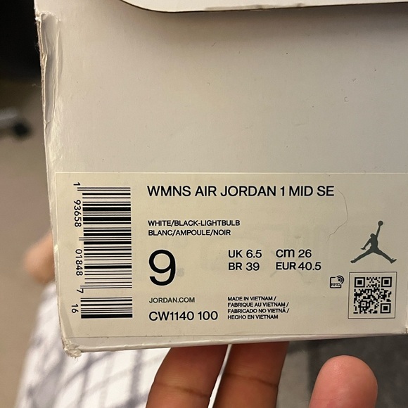 Women’s Air Jordan 1 Mid SE Multicolor - Picture 9 of 9